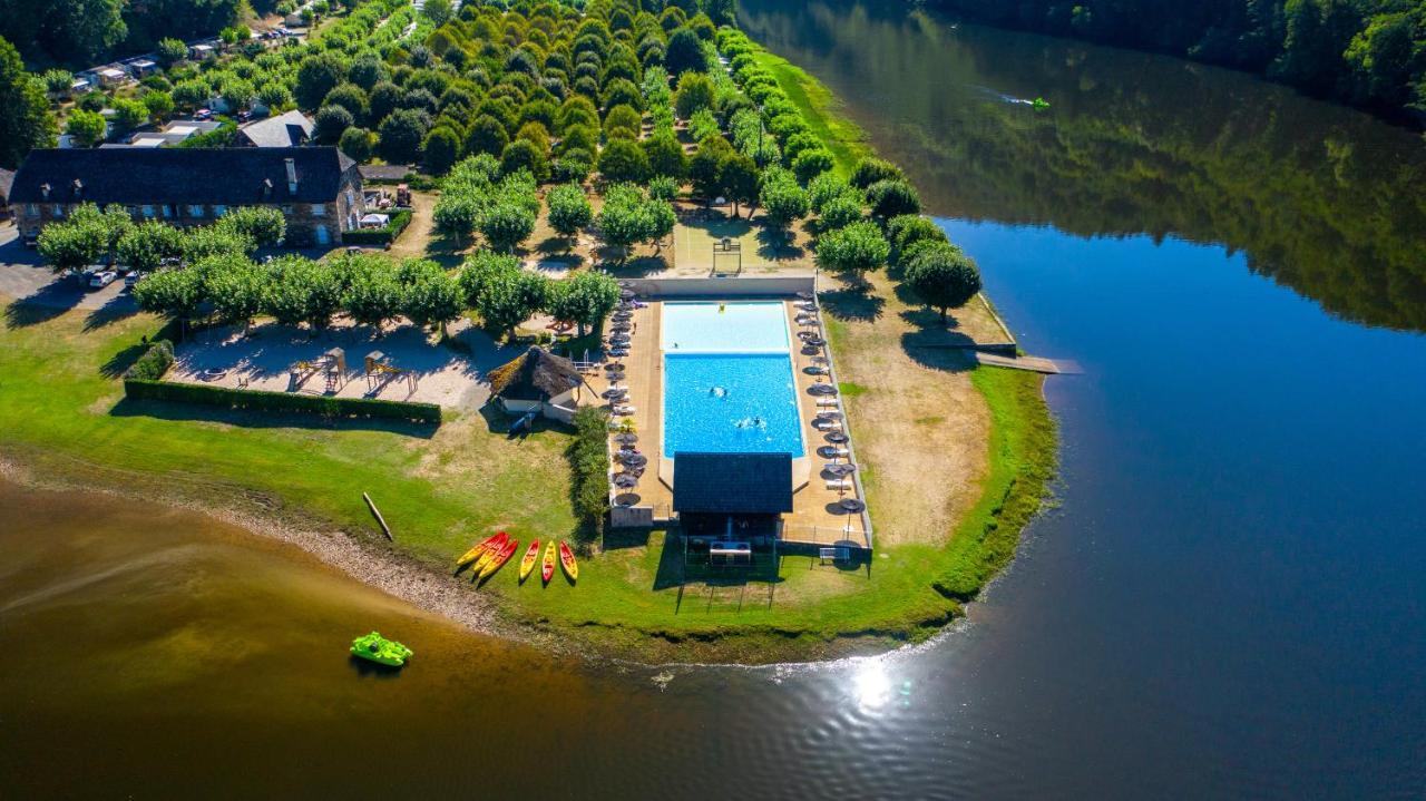 Camping Le Chateau Du Gibanel Saint-Martial-Entraygues 外观 照片