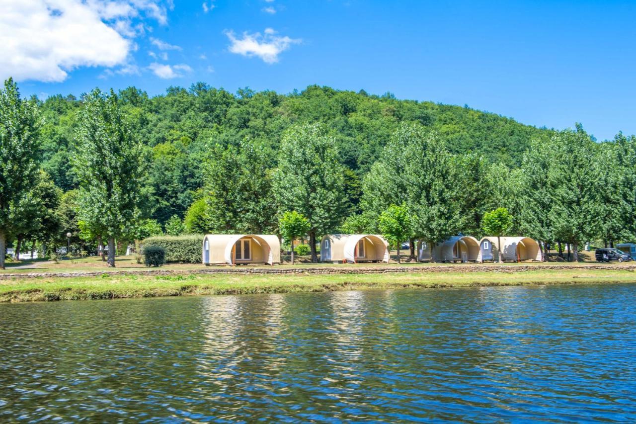 Camping Le Chateau Du Gibanel Saint-Martial-Entraygues 外观 照片