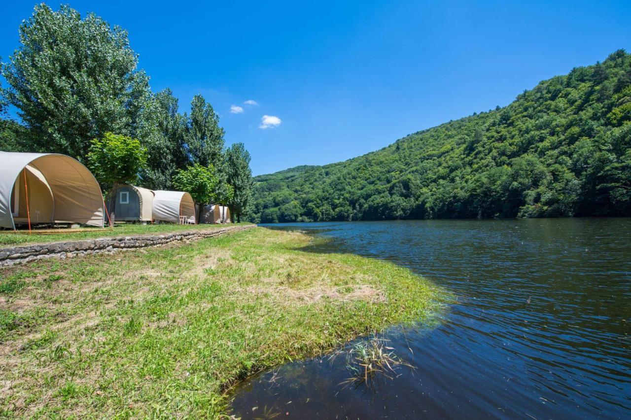 Camping Le Chateau Du Gibanel Saint-Martial-Entraygues 外观 照片
