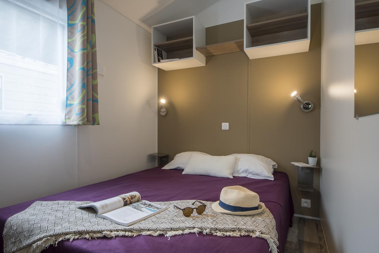 Camping Le Chateau Du Gibanel Saint-Martial-Entraygues 外观 照片