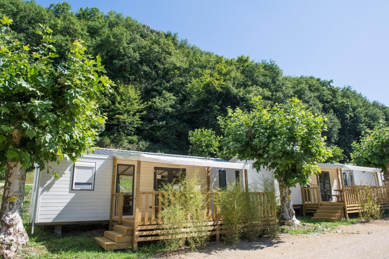 Camping Le Chateau Du Gibanel Saint-Martial-Entraygues 外观 照片