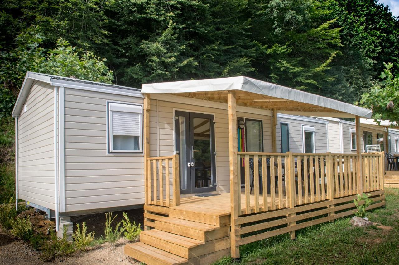 Camping Le Chateau Du Gibanel Saint-Martial-Entraygues 外观 照片