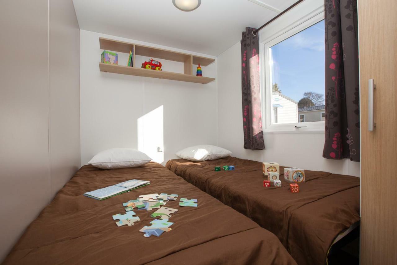 Camping Le Chateau Du Gibanel Saint-Martial-Entraygues 外观 照片